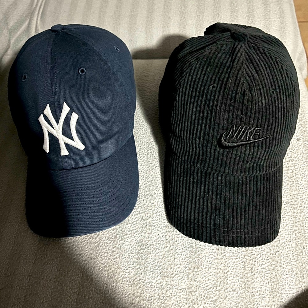 Bundle of 2 caps / hats navy blue and black  new your Yankees and Nike